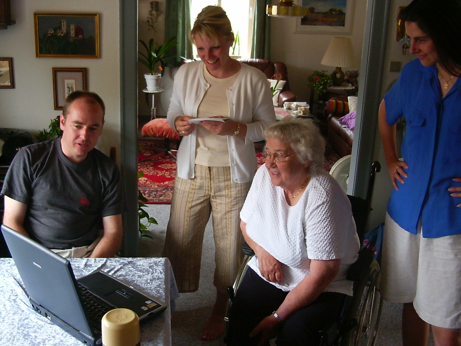 August 2004 - Visiting Mormor