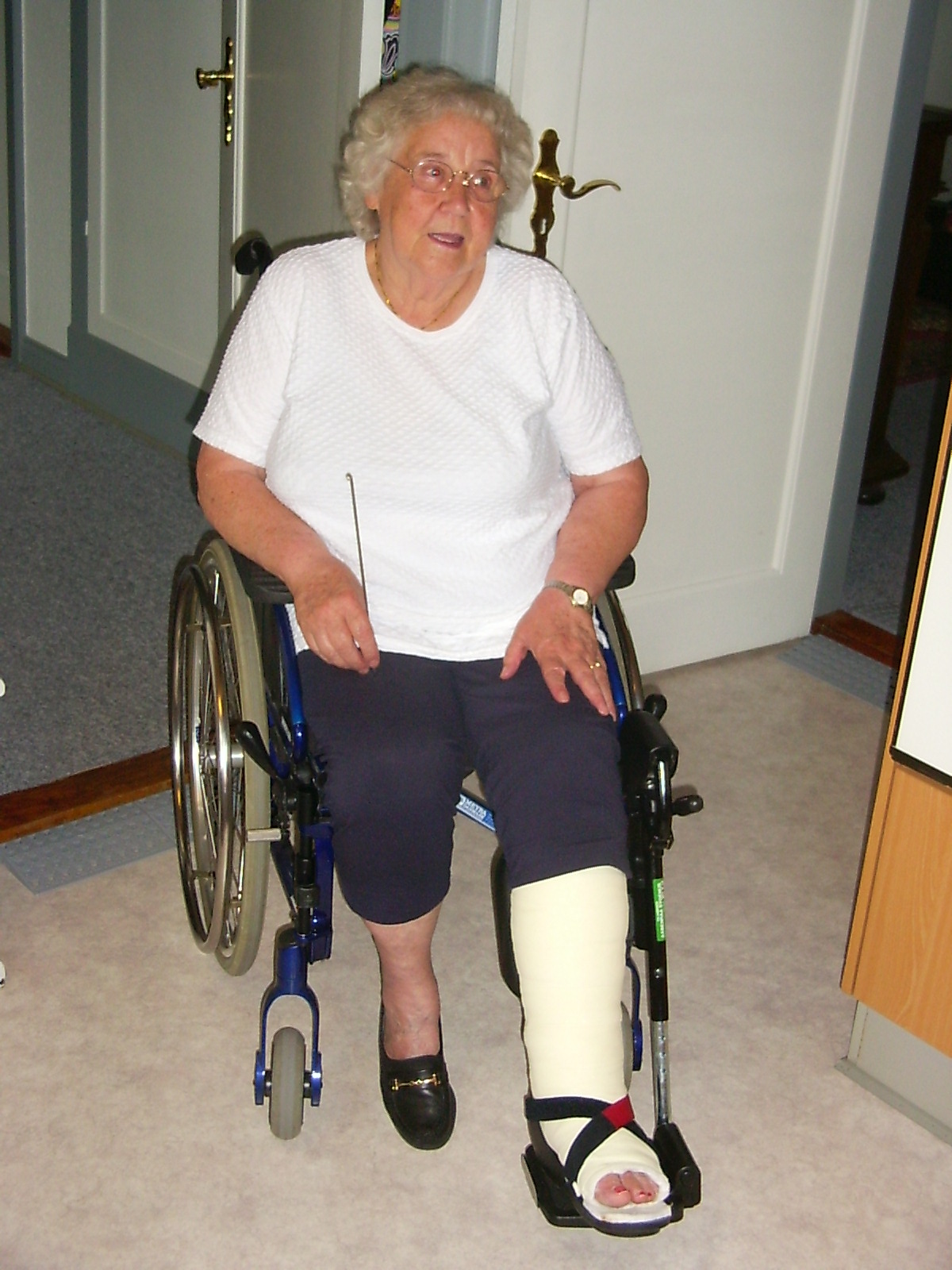 August 2004 - Visiting Mormor