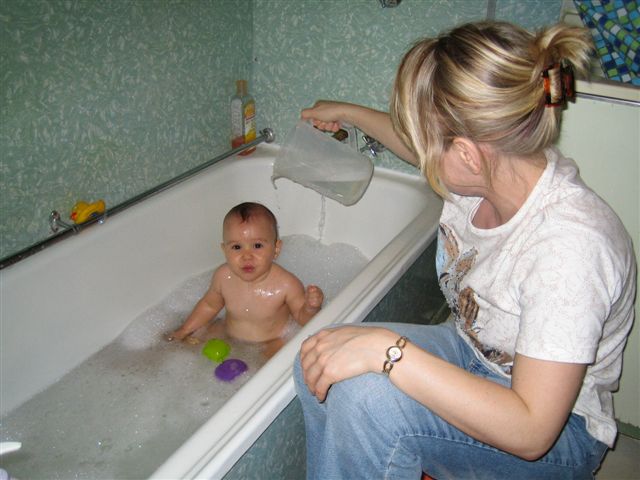 Around the house, Chrystal bath, Lea comes to visit