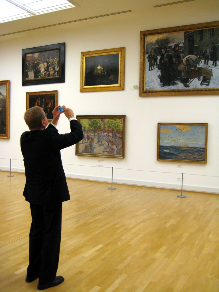 Art gallery and the little Mermaid