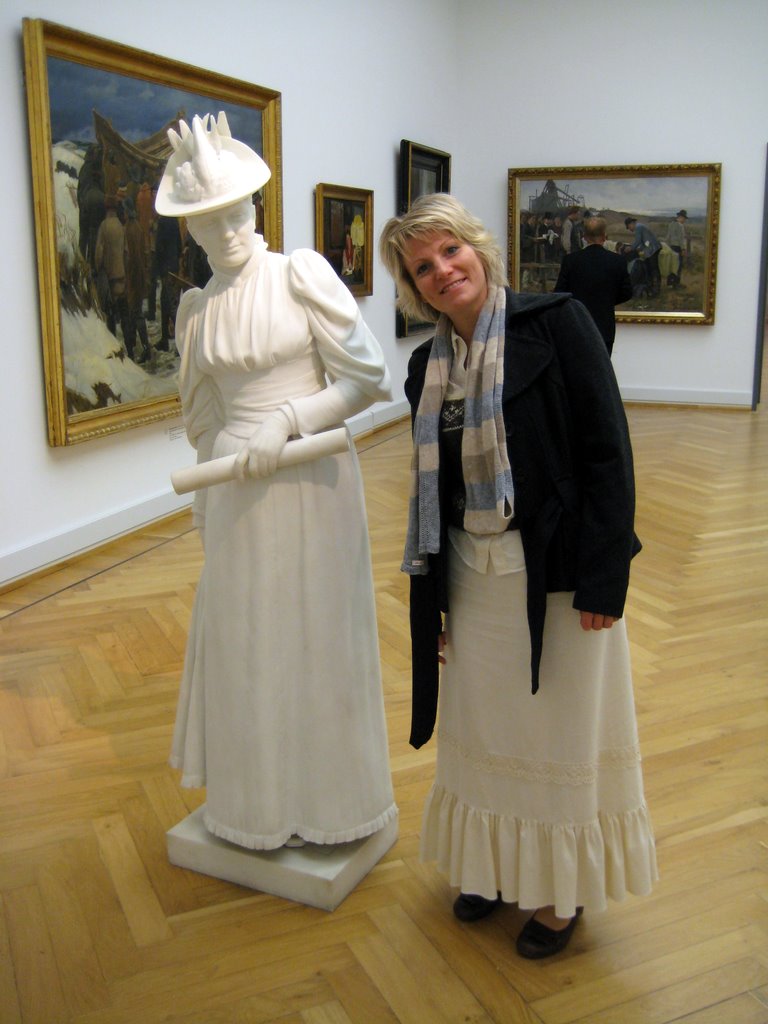 Art gallery and the little Mermaid