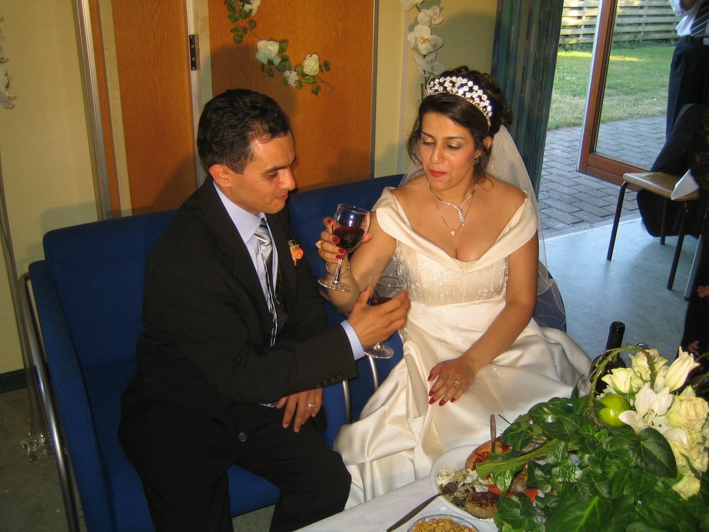 Babak and Sahnaz's wedding part 3: Time to eat.