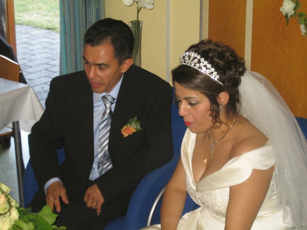 Babak and Sahnaz's wedding part 3: Time to eat.