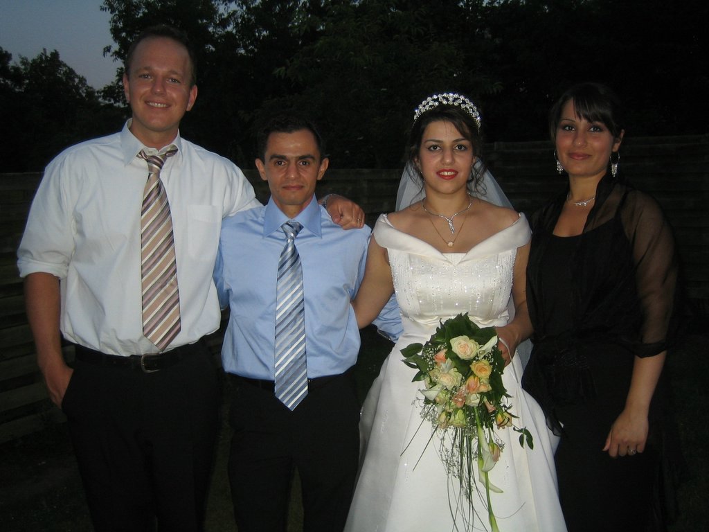 Babak & Sahnaz, part 5: Photos and cutting the cake