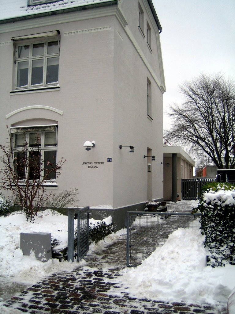 Lots of snow this morning