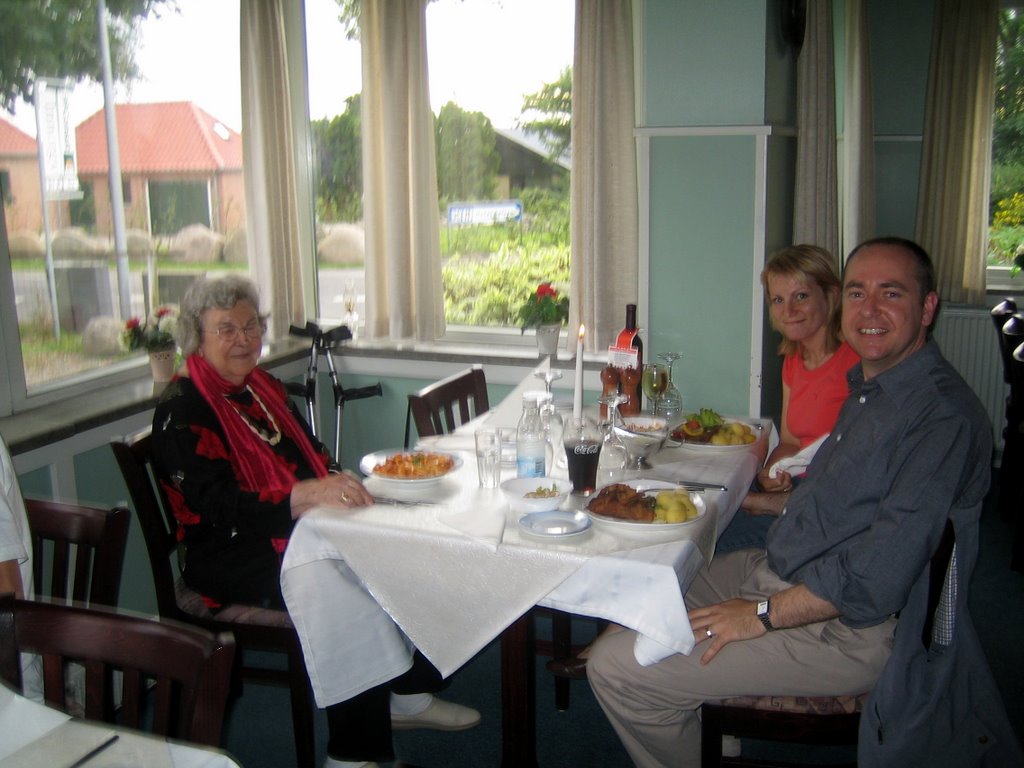 En hyggelig eftermiddag sammen med Farmor