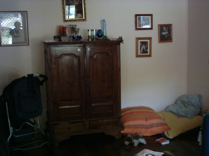 35 wonderful photos of Sanna, Chris, Chrystal and their new home :-D