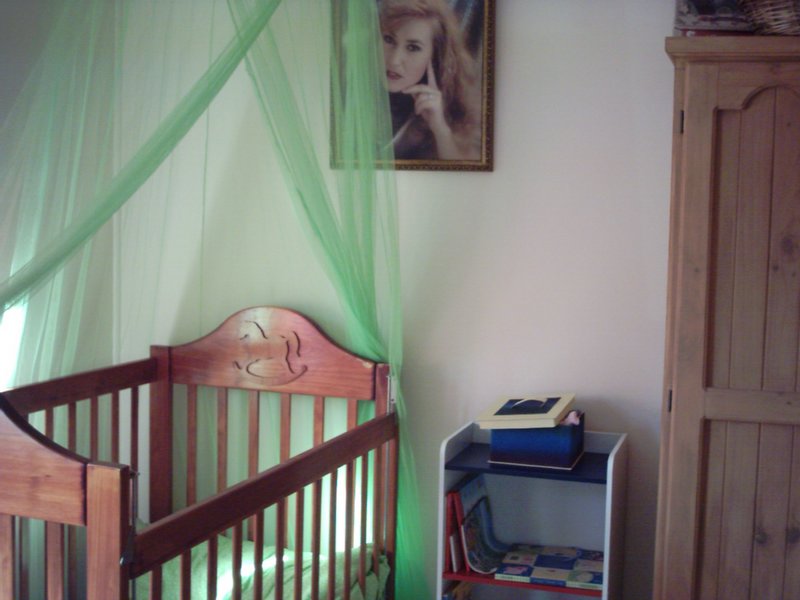 35 wonderful photos of Sanna, Chris, Chrystal and their new home :-D