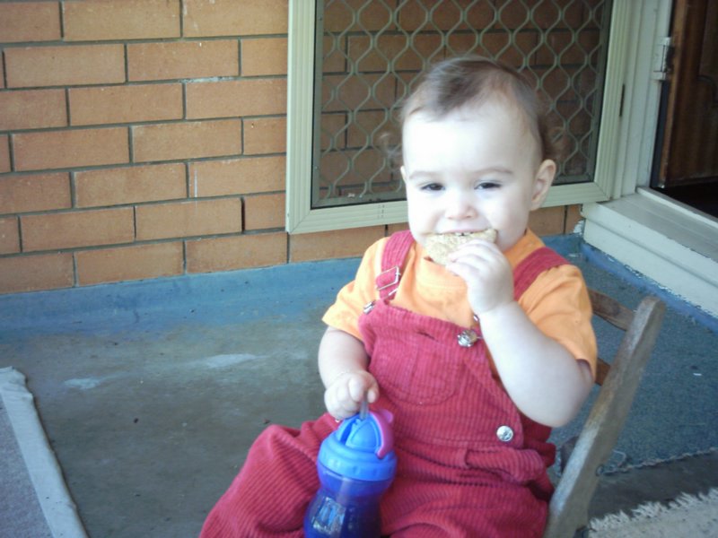 35 wonderful photos of Sanna, Chris, Chrystal and their new home :-D