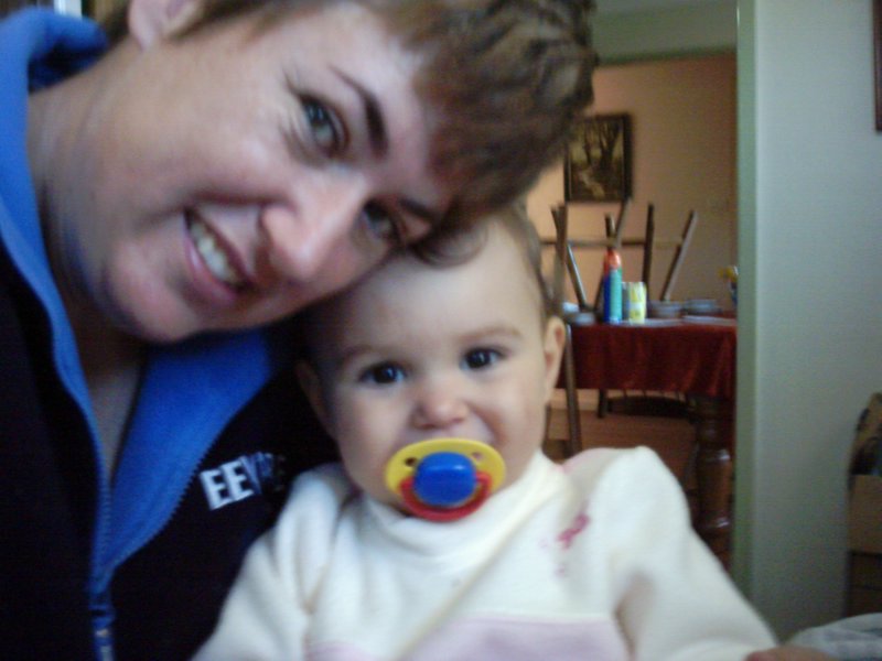 35 wonderful photos of Sanna, Chris, Chrystal and their new home :-D